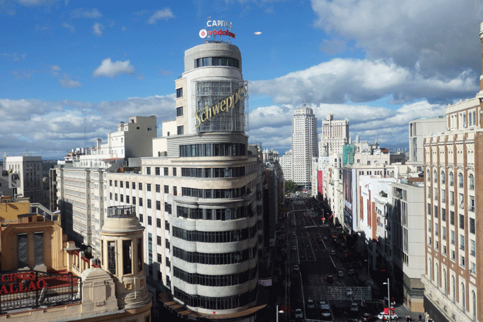 Jalan-jalan murah di Madrid