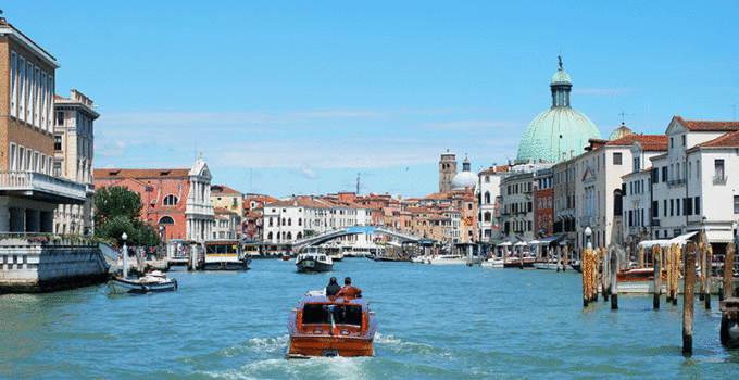 Jalan-jalan di Venesia