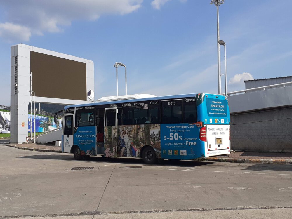 Naik Bus dari Phuket International Airport ke Patong